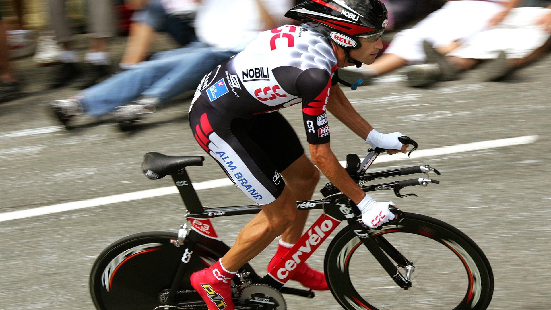 斯文施瓦茨800米发挥稳定，拳击施瓦茨